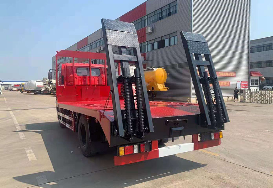 成都大運(yùn)黃牌平板運(yùn)輸車(chē)